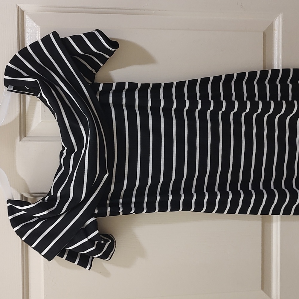 Off Shoulder JC dress - Picture 5 of 7